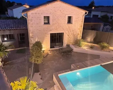 Jolie Maison En Pierres Avec Piscine Et Parking *