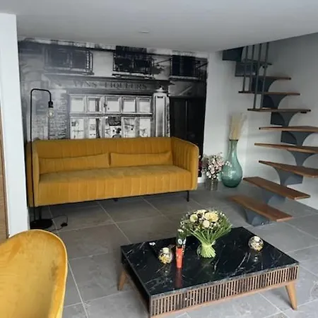 Jolie Maison En Pierres Avec Piscine Et Parking Holiday home