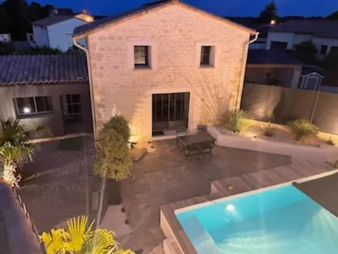 Jolie Maison En Pierres Avec Piscine Et Parking *