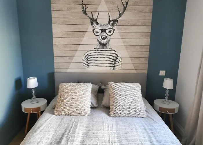 Jolie Maison En Pierres Avec Piscine Et Parking Сasa de vacaciones